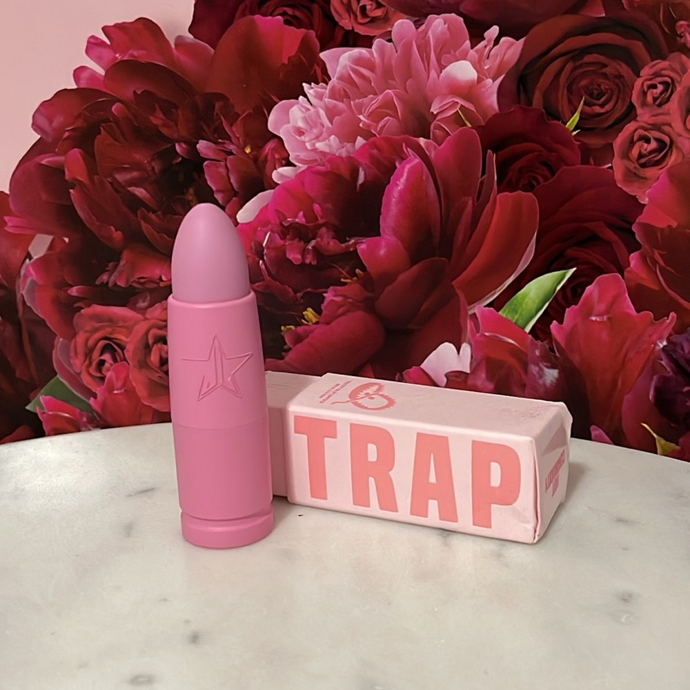 Jeffree Star Velvet Trap  Hot Commodity 💋🫦💓🎁 - Picture 3 of 4
